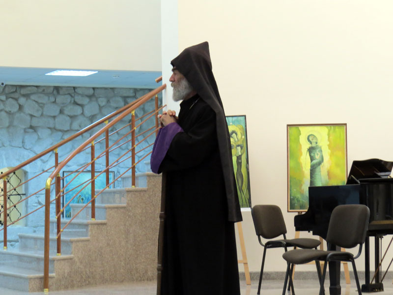 Предводитель Арцахской епархии ААЦ Паргев Мартиросян. Предводитель Арцахской епархии ААЦ Паргев Мартиросян.