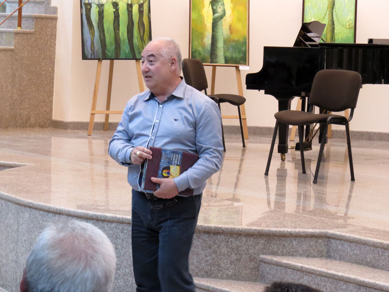 Рубен Осипов, госсинспектор министерства просвещения Нагорнного Карабаха. Рубен Осипов, госсинспектор министерства просвещения Нагорнного Карабаха.