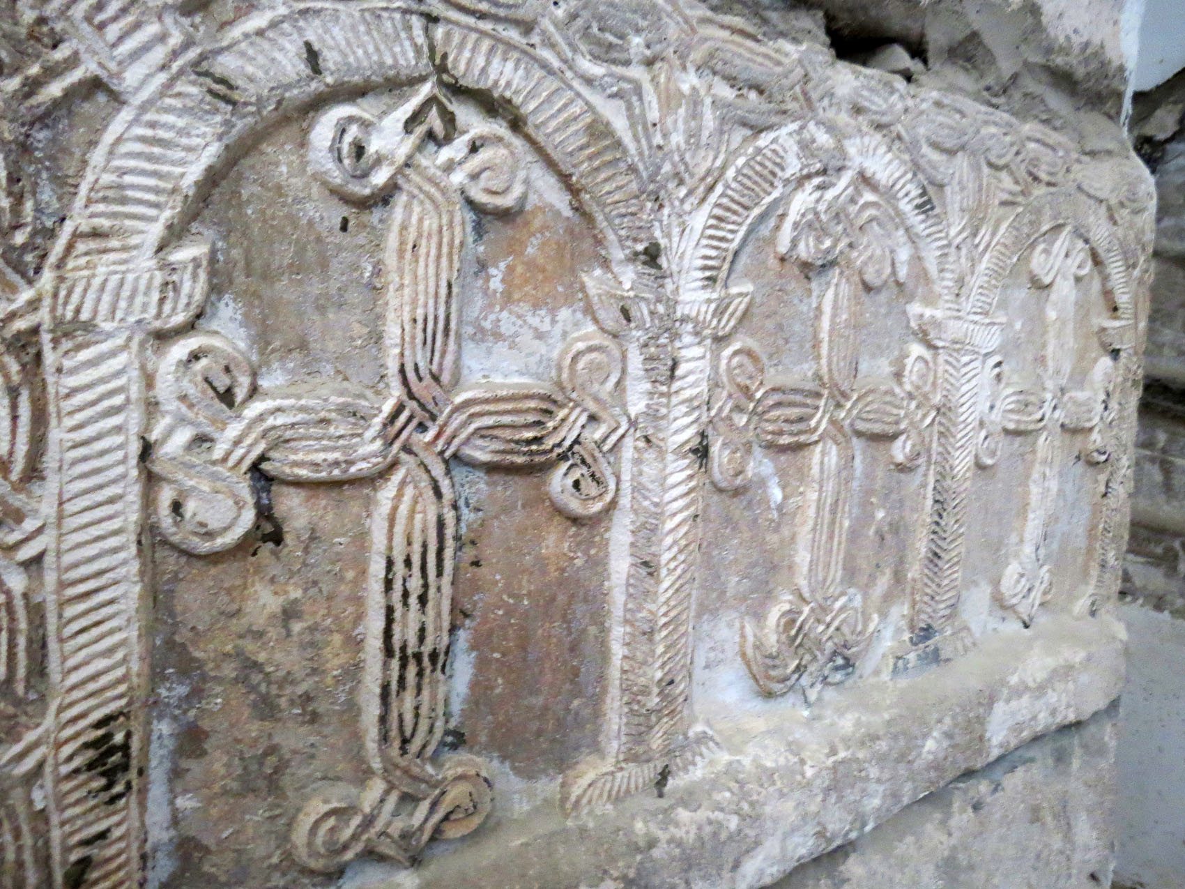 Хачкар из трёх крестов.