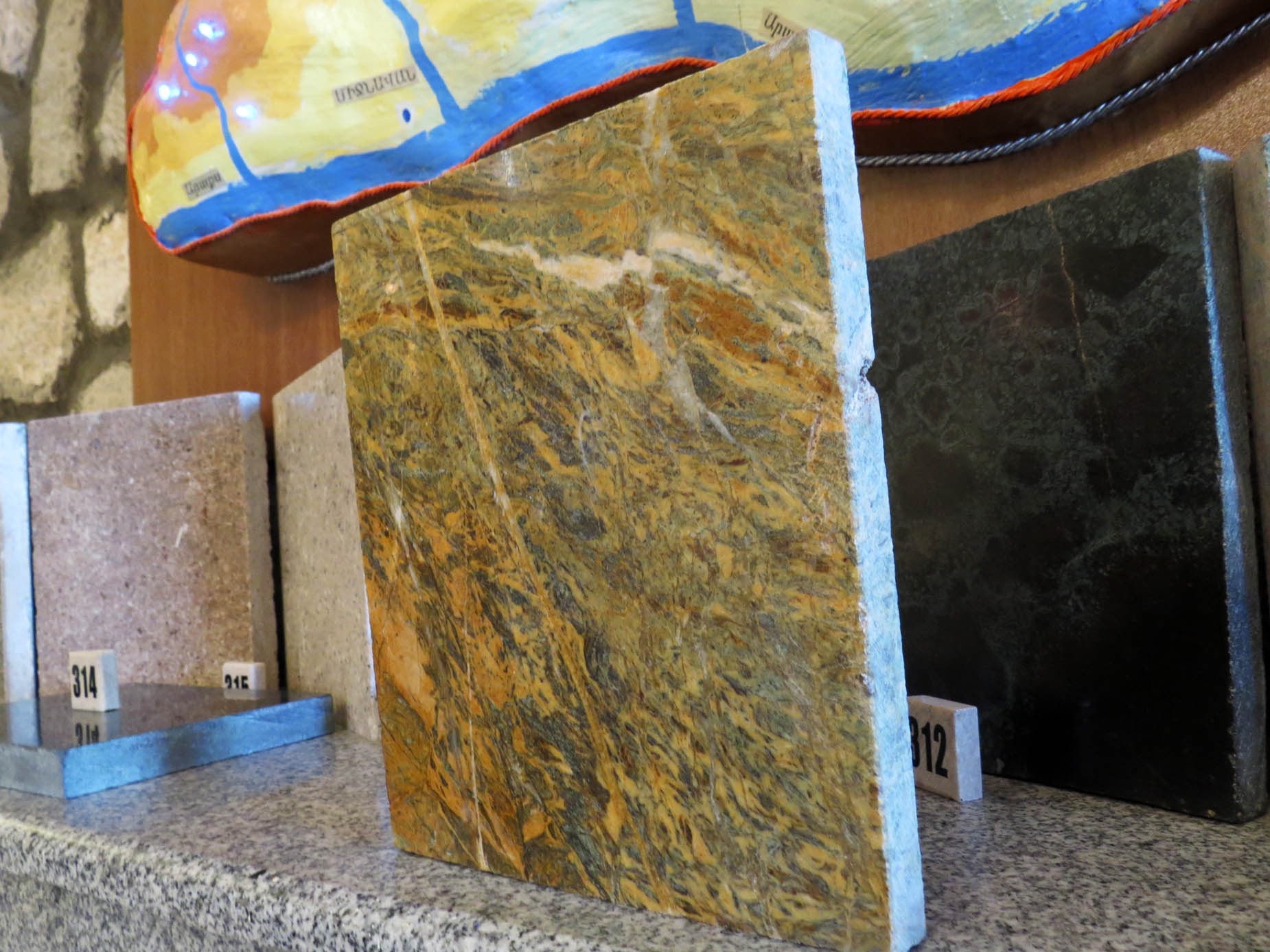 Листвинит. Найден на территории Нагорного Карабаха.