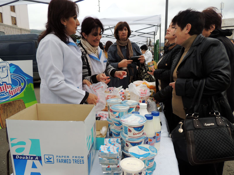 Продукция Степанакертского масло-сыр завода.