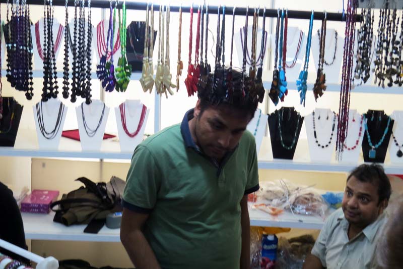 Ярмарка индийских товаров в Степанакерте. Ярмарка индийских товаров в Степанакерте.