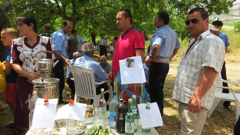 Частник выставил свою продукцию.