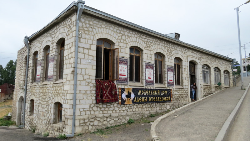 В этом здании будет находиться модельный дом Алёны Стерлиговой.