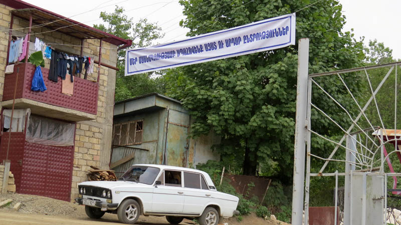 На другой день должны были пройти выборы.