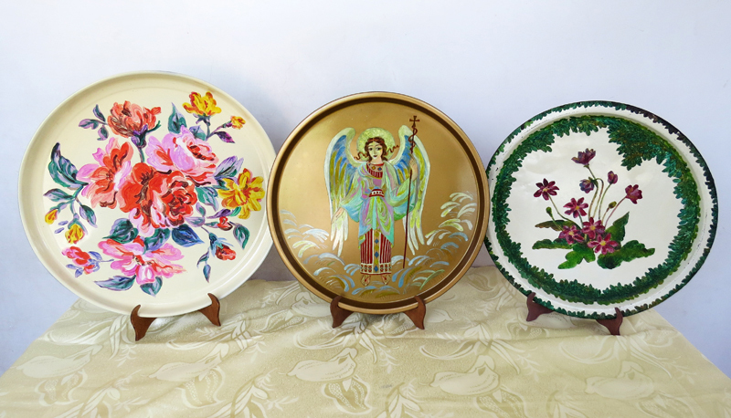 цветочные узоры. Средняя работа &ndash; Ангел, по одежде похож немного на византийского.