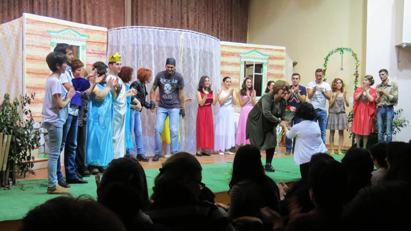 Завершение спектакля. Завершение спектакля.