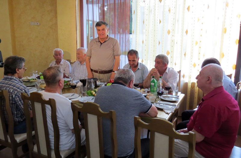 Председатель правления Союза писателей НКР, поэт Вардан Акопян отметил: 