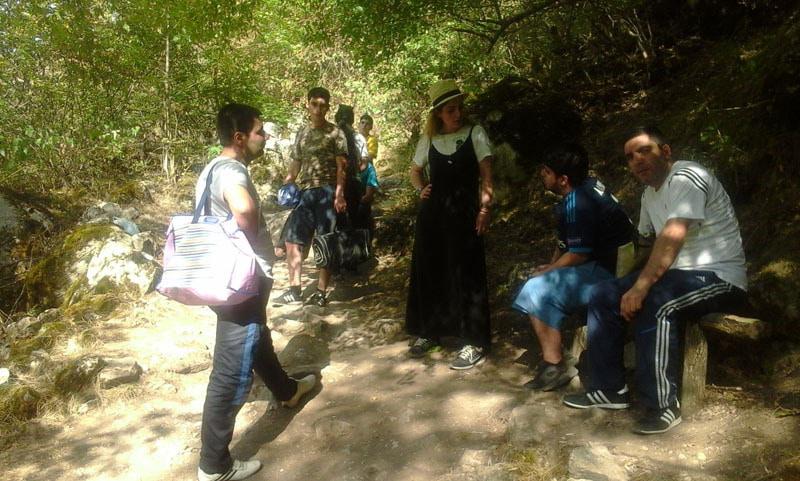  Возвращаясь, решили  передохнуть, так как подъём крутой.