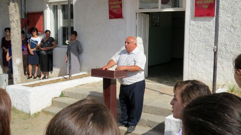   Директор Ашаской средней школы Мхитар Шиндян.