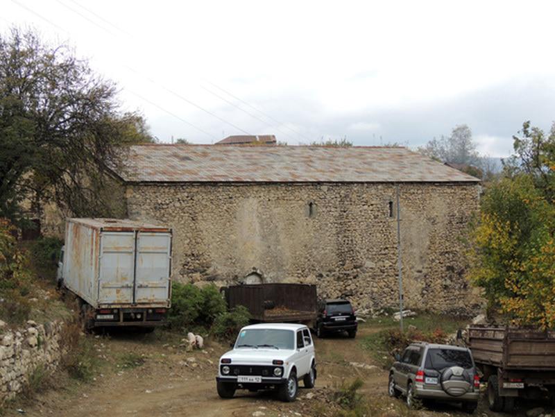 Церковь «Сурб Аствацацин» («Успенья Прсвятой Богородицы») (17 в.). с.Аветараноц Аскеранского района. Церковь «Сурб Аствацацин» («Успенья Прсвятой Богородицы») (17 в.). с.Аветараноц Аскеранского района.