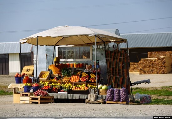 Фруктовая лавка. Источник:https://www.radiomarsho.com/a/27670735.html Фруктовая лавка. Источник:https://www.radiomarsho.com/a/27670735.html